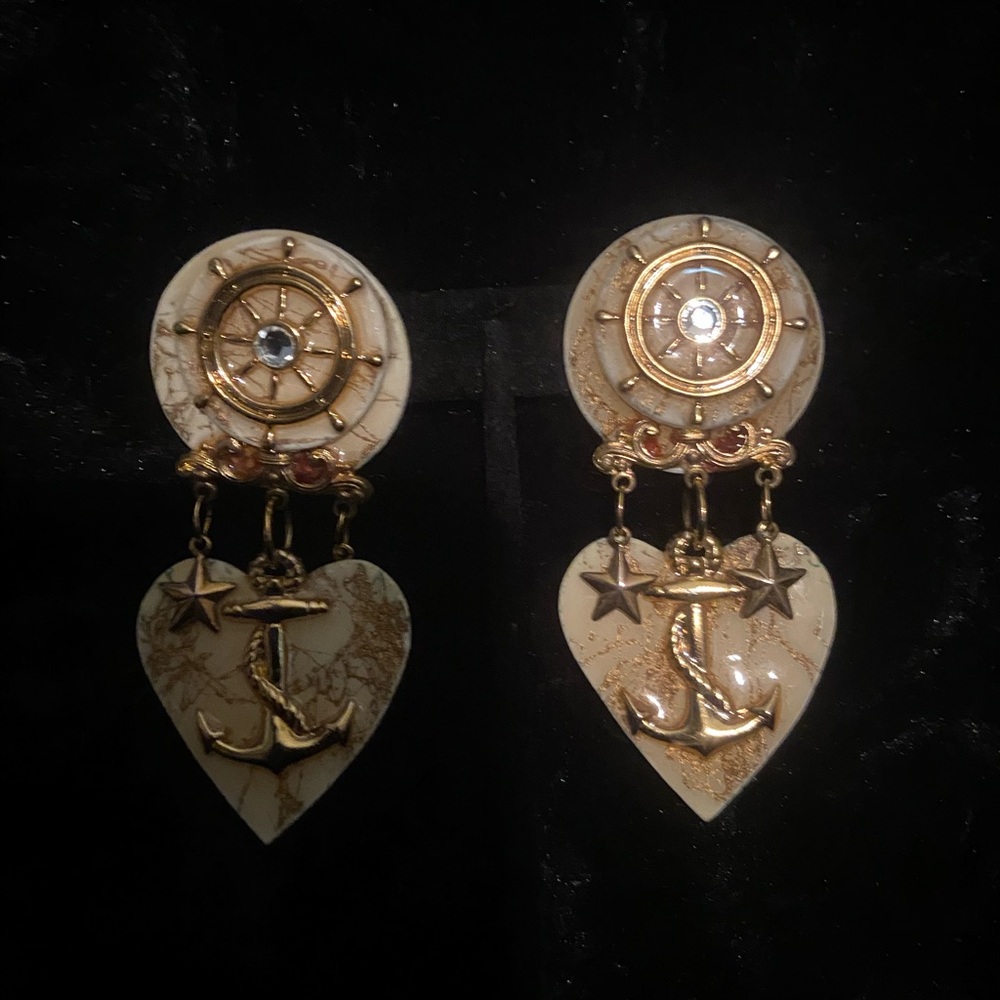 Vintage Mam Anchor heart pierced earrings